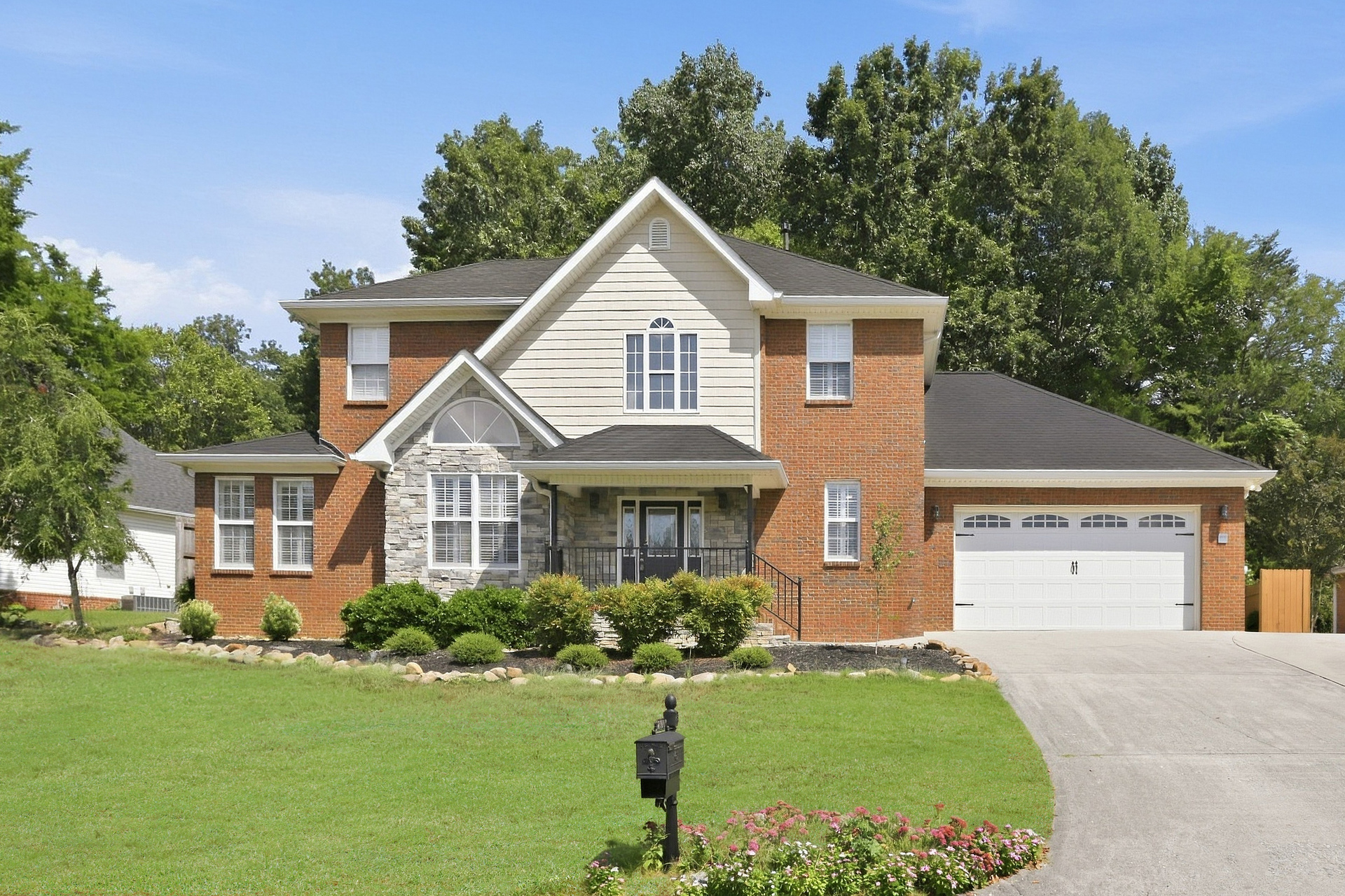 2000 Cascade Falls Lane