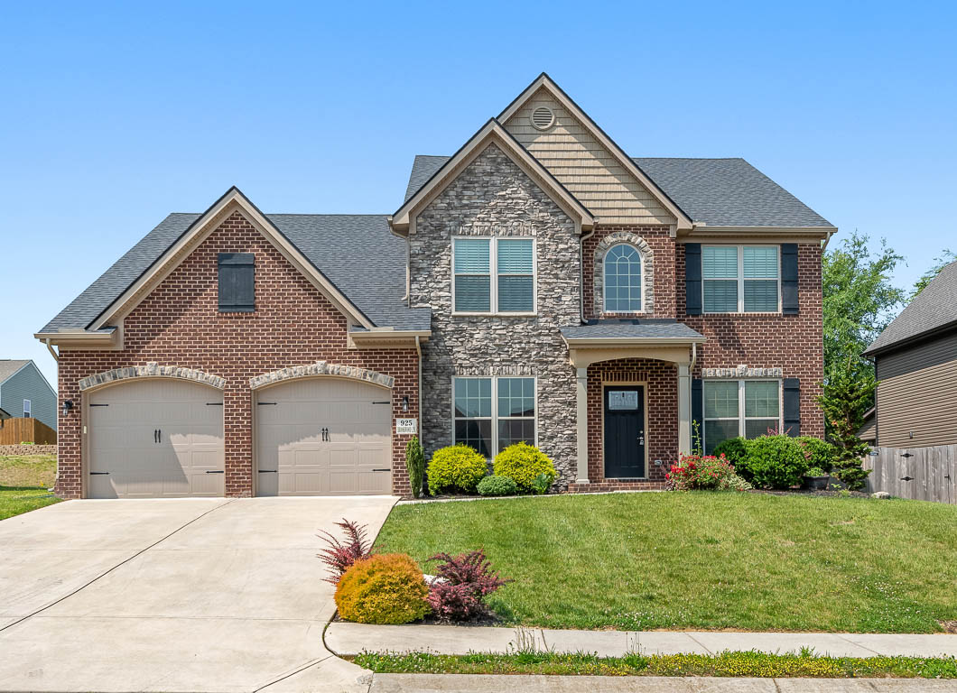 925 Brookwood Lane